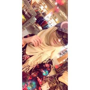 Meet your Posher, Rafeef